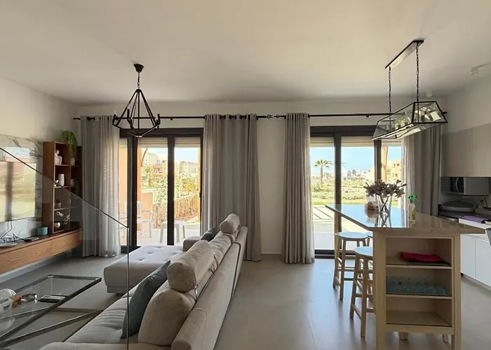 Elegant 3br Nanny In Kamaran شقة *